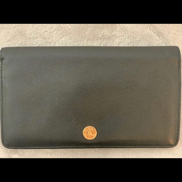 SOLD Chanel Grained Calfskin CC Button Yen Wallet - Picture 2 of 10